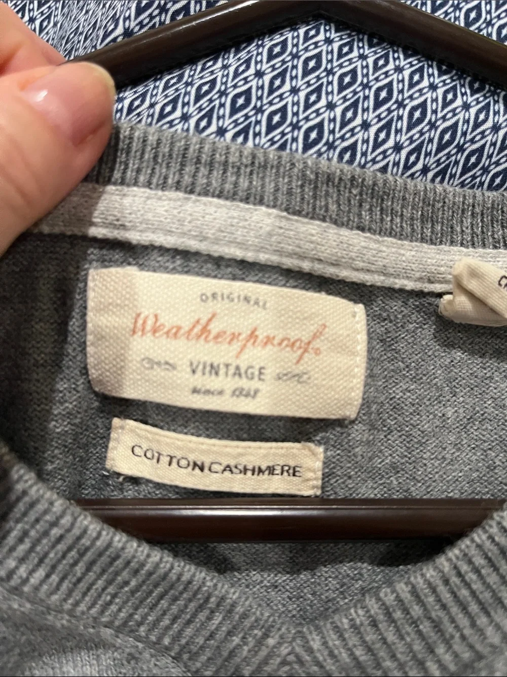 Weatherproof Men's Gray V-Neck Sweater cotton and cashmere